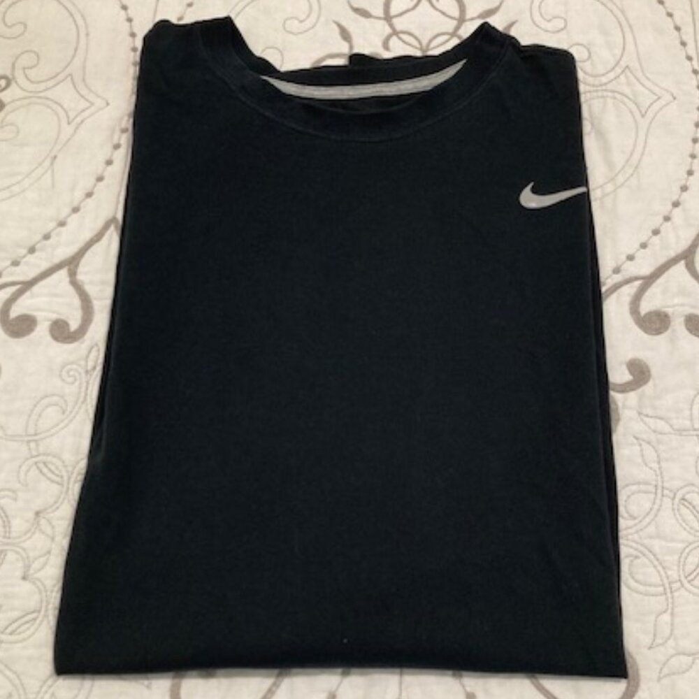 Nike Men's t-shirt